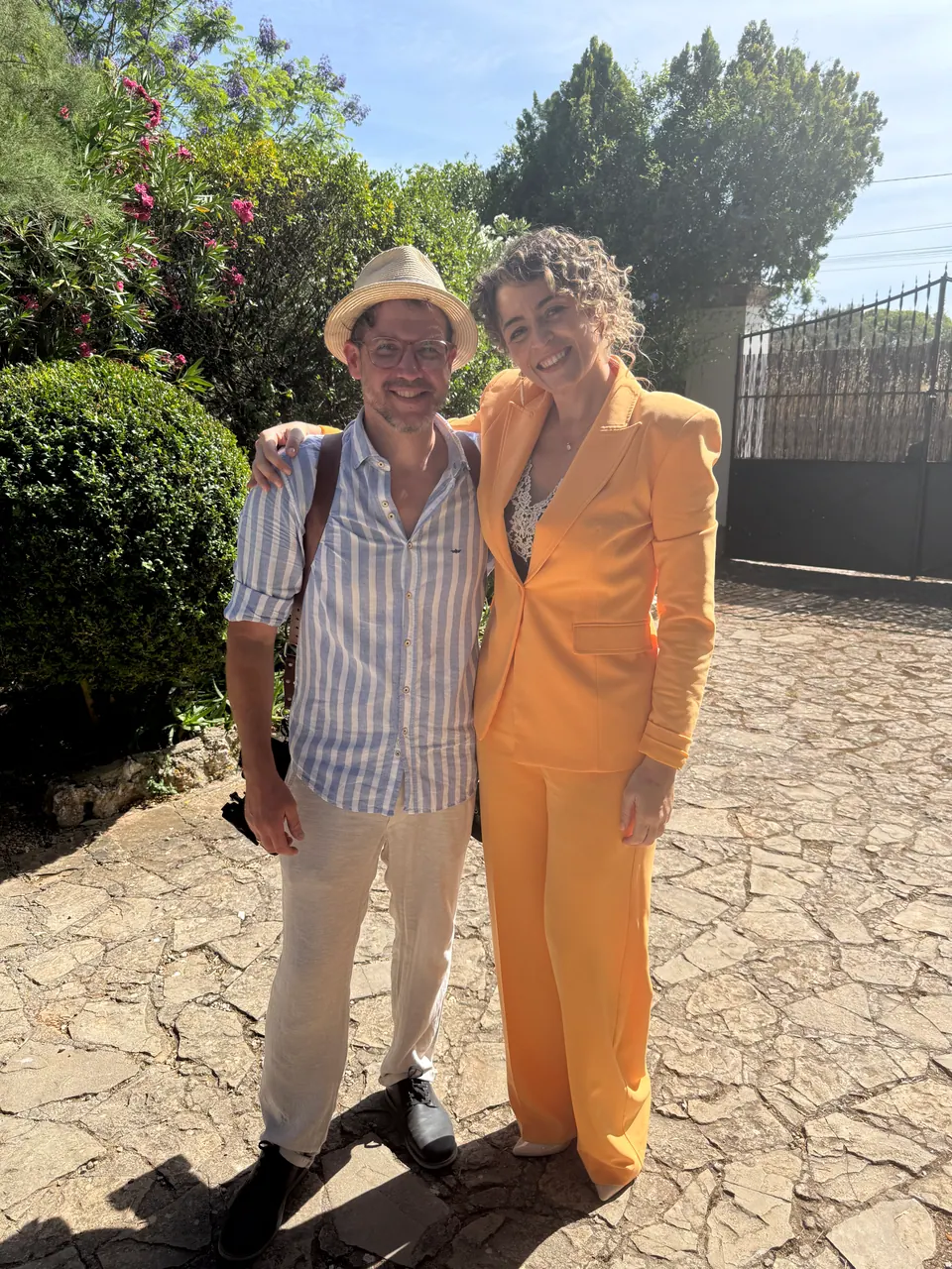 Ximena Paula Barbano, international wedding celebrant, together with Lukas from LPS Photography, professional wedding photographer, at Finca Alaiar in Mallorca.